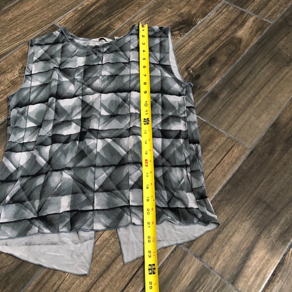 Athleta gray abstract tank top open back White XS - Picture 6 of 7